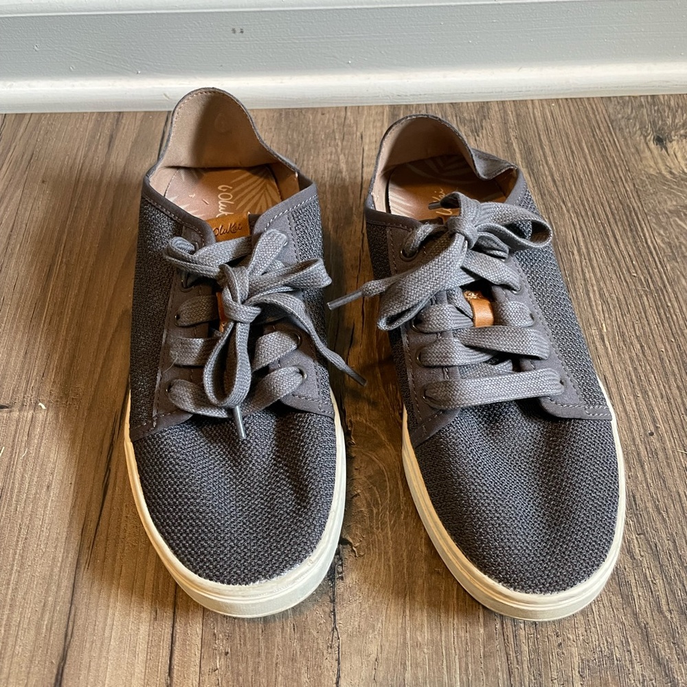 Olukai Pehuea Li pavement, converts to slip on